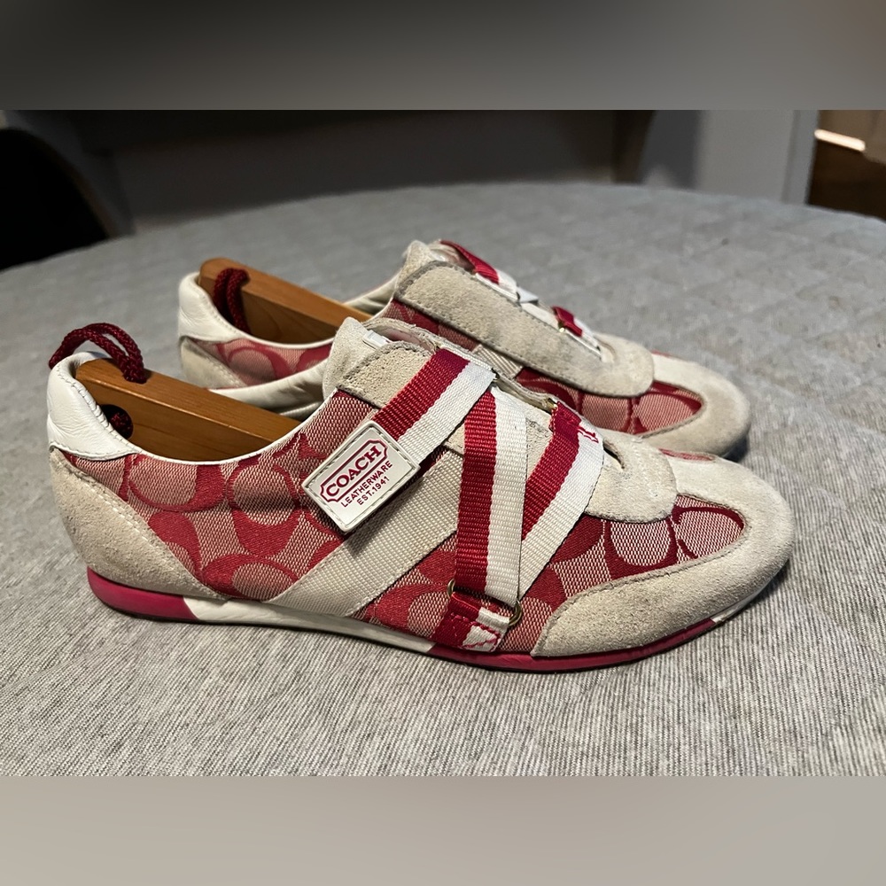 COACH Y2K Juli Size 8 Pink & White Sneakers